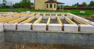 Фундамент для дома Топки. Заказать под ключ цена от 3349 руб/м3